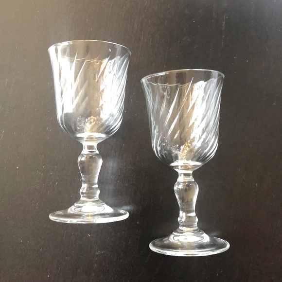 Vintage Mini Wine Aperitif Glass - set of 2. - Picture 5 of 10